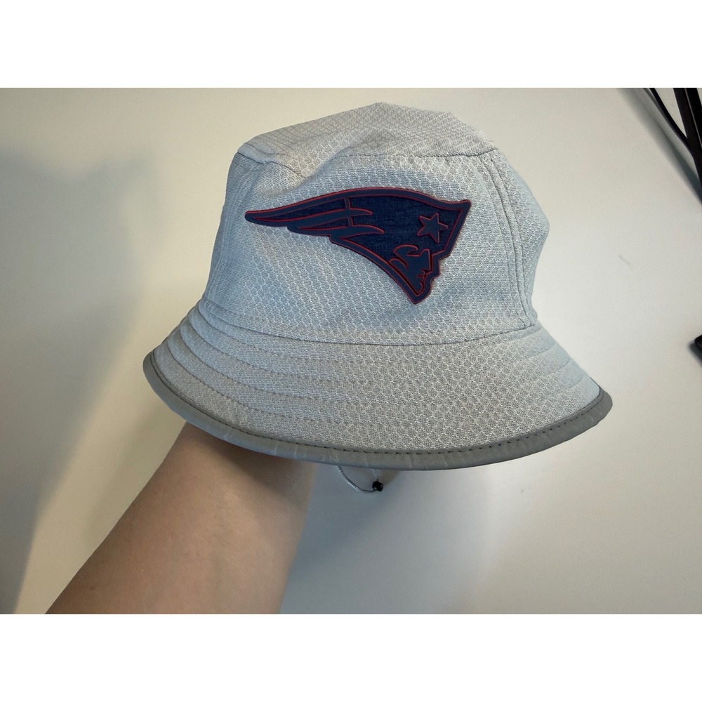 New Era New England Patriots NFL Equipment Bucket Hat Child Youth Grey Red